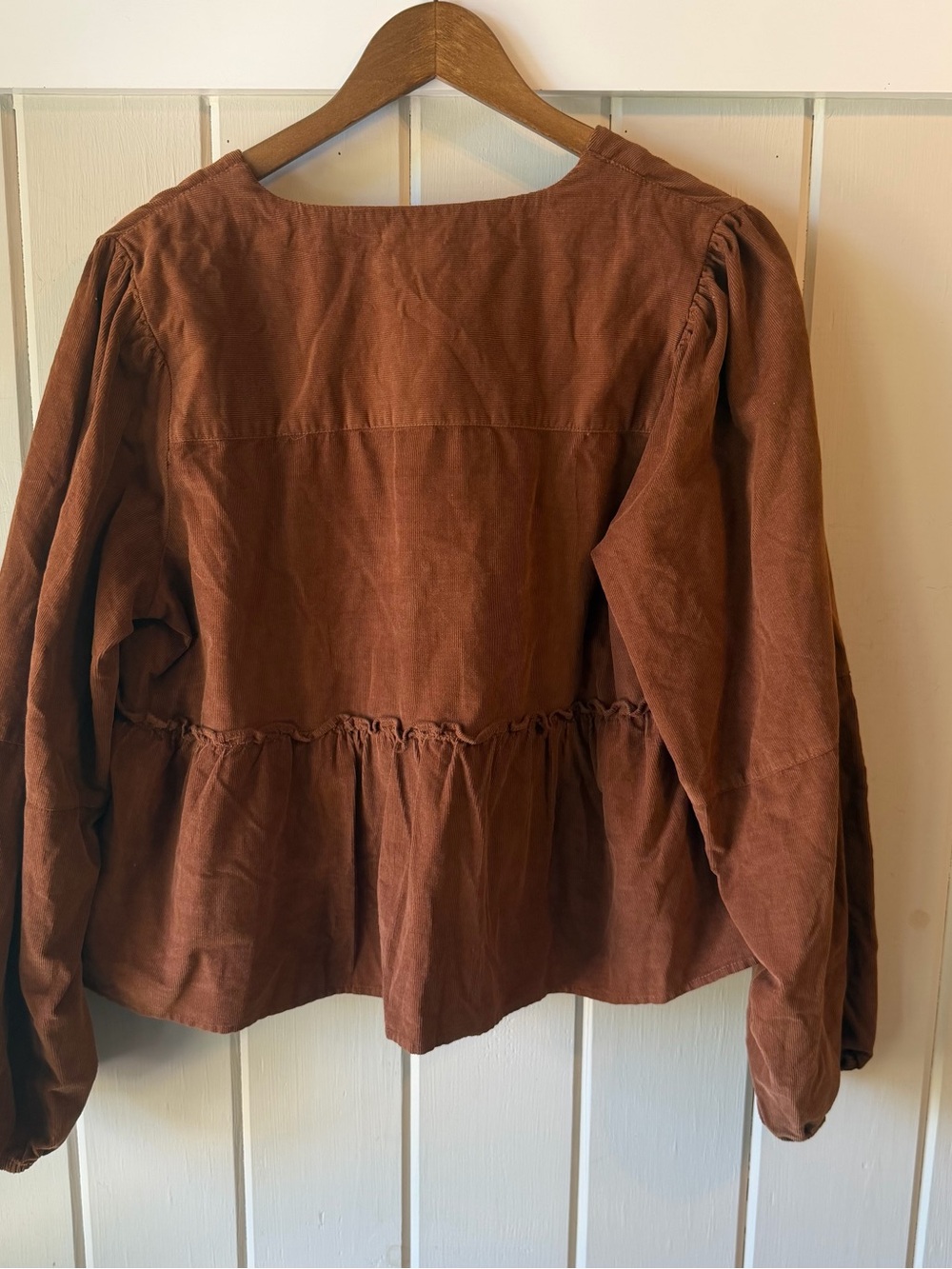 NWT Velvet Heart Brown Velvet Tie-Front Peasant Blouse, Slightly Cropped, Size M - Picture 9 of 11